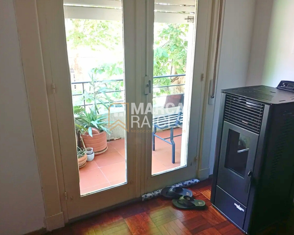 Apartamento ID.1728 - Venta Apartamento 4 Dormitorios 2 Baños Balcon Centro Montevideo