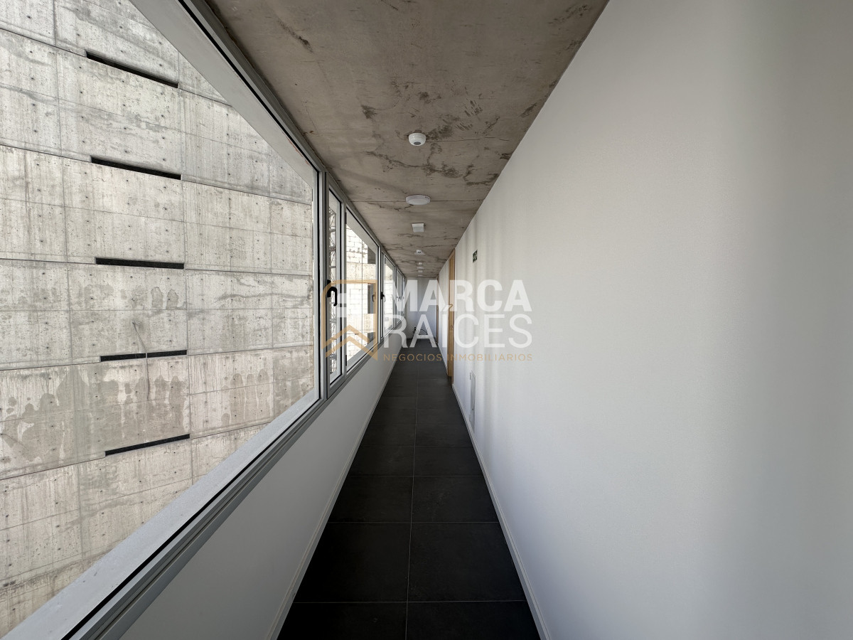 Apartamento ID.1402 - Apartamento Amplio A Estrenar Amoblado Piso 4 Al Frente Luminoso Cordon Sur Montevideo