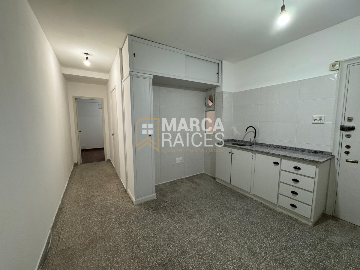 Apartamento ID.1693 - Alquiler Apartamento 3 Dormitorios 2 Baños Patio Centro Montevideo
