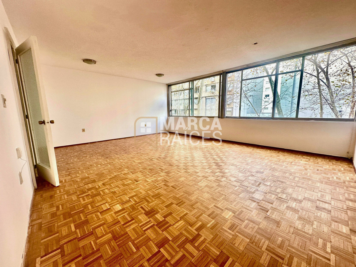 Apartamento ID.1548 - Venta Apartamento con RENTA 3 Dormitorios 2 Baños Pocitos Montevideo