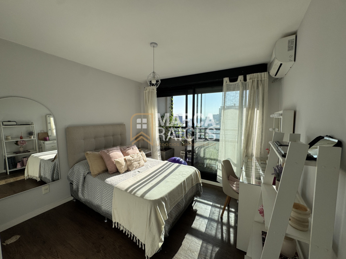 Apartamento ID.1797 - Alquiler Penthouse con Parrillero y Garage, 3 Dormitorios, 2 baños. Centro, Montevideo