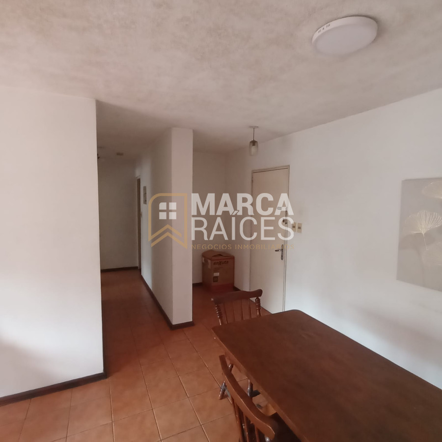 Apartamento ID.1385 - Alquiler Apartamento 2 Dormitorios Balcon al Frente Centro Montevideo