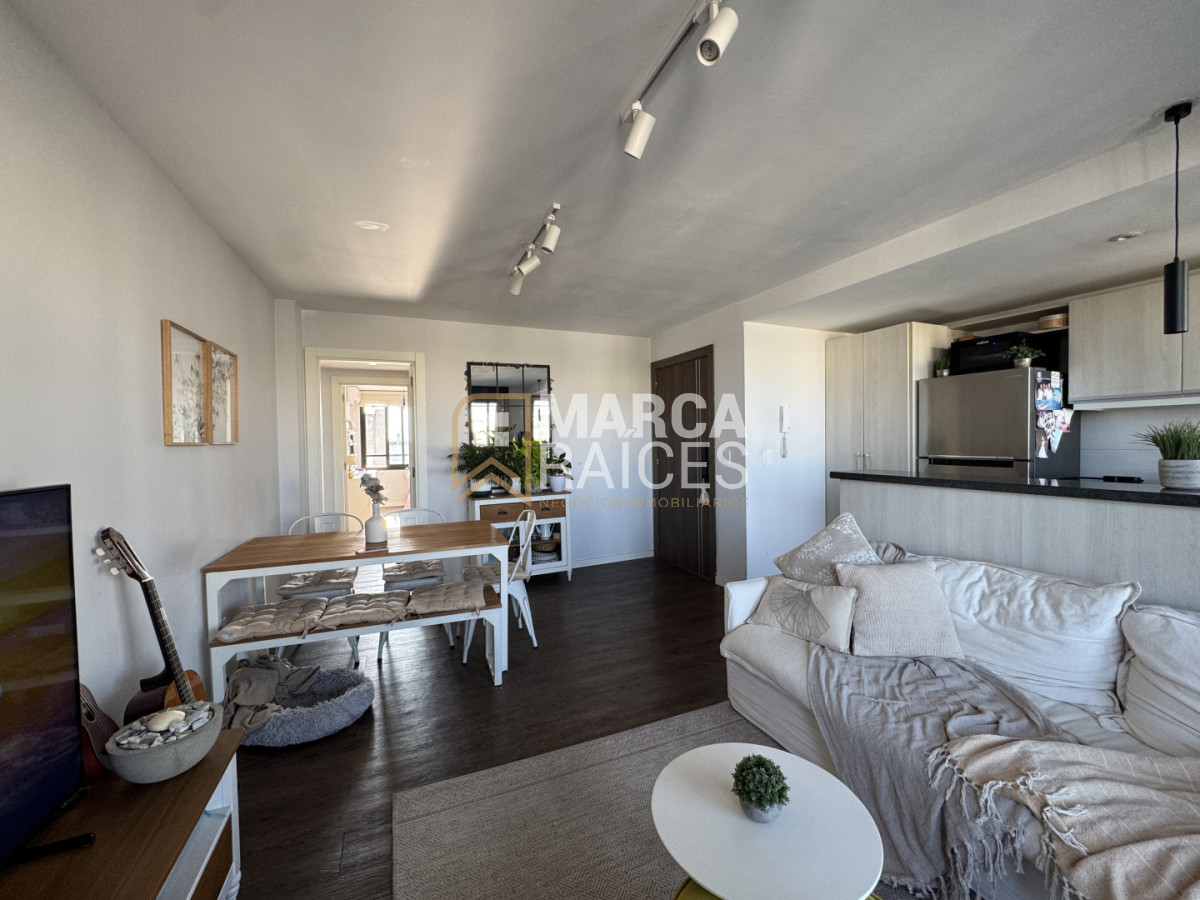 Apartamento ID.1797 - Alquiler Penthouse con Parrillero y Garage, 3 Dormitorios, 2 baños. Centro, Montevideo