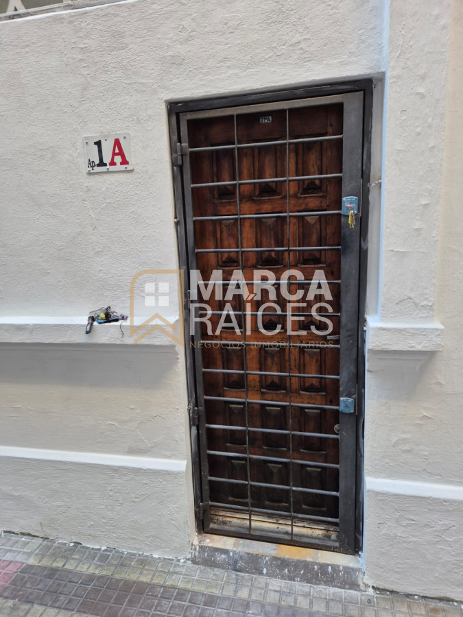 Apartamento ID.1247 - Alquiler Apartamento 1 Dormitorio Patio Planta Baja Centro Montevideo