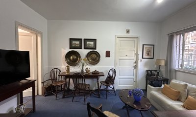 Venta Apartamento 2 Dormitorios planta baja cocina definida cerca de la rambla Pocitos Montevideo