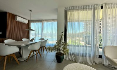 Venta Apartamento de Categoría en Carrasco Este 3 Dormitorios 3 Baños Vista al Lago a Estrenar