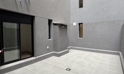 Venta Apartamento 1 Dormitorio a estrenar con patio y garage Cordon Montevideo