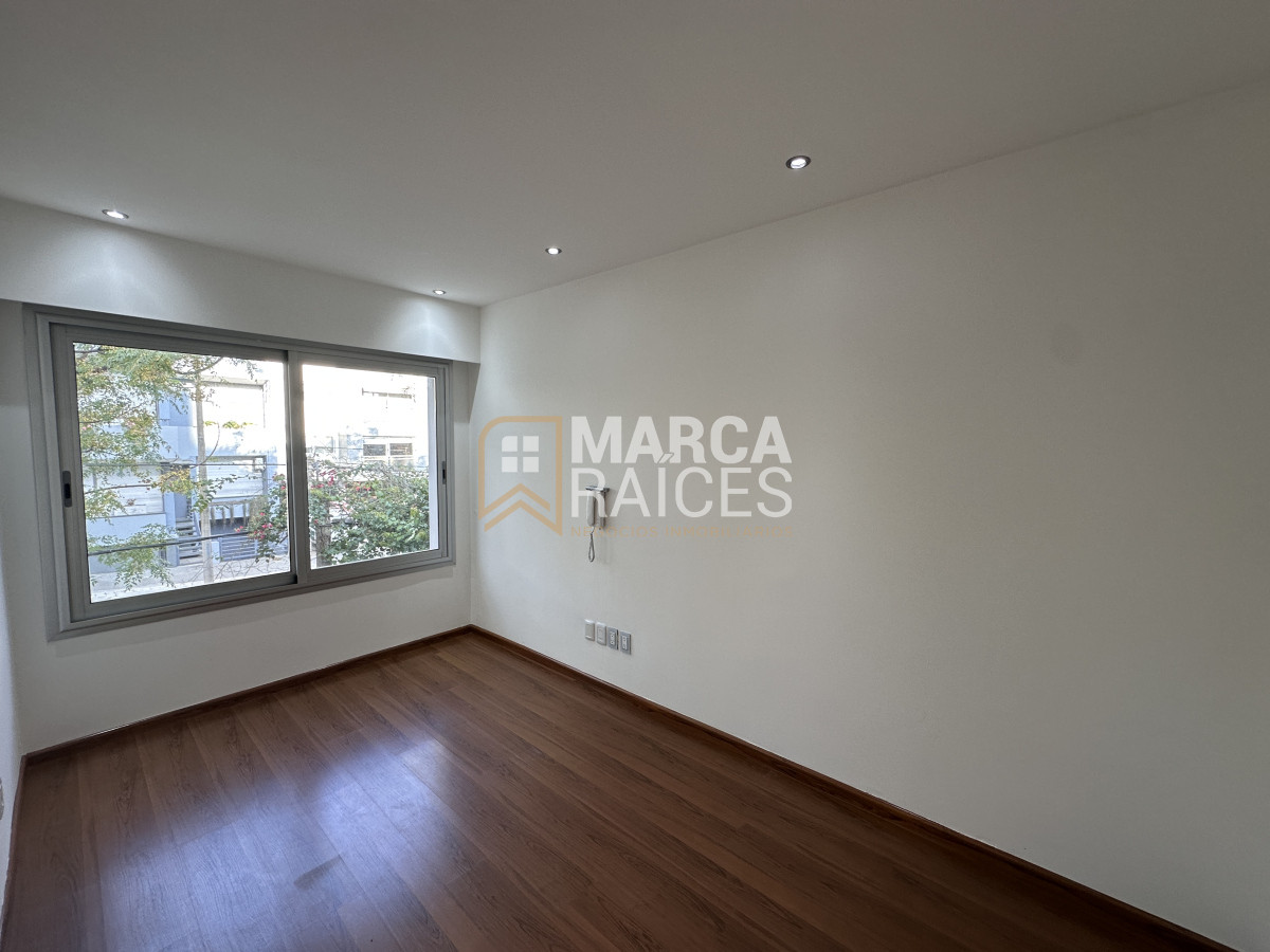 Casa ID.1520 - Alquiler Casa 4 dormitorios garage doble patio y jardin Pocitos Nuevo Montevideo