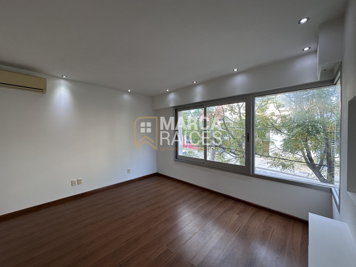 Casa ID.1520 - Alquiler Casa 4 dormitorios garage doble patio y jardin Pocitos Nuevo Montevideo