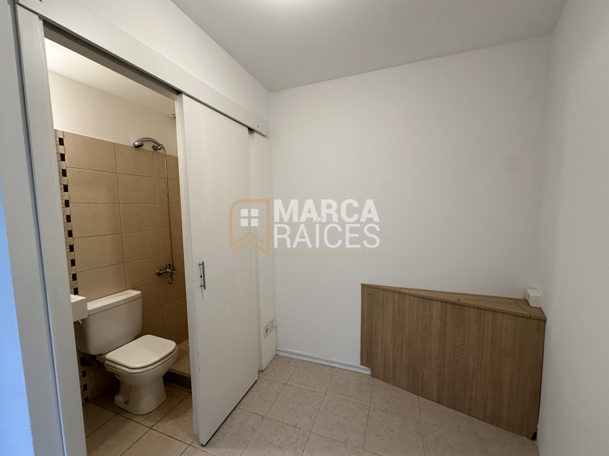 Casa ID.1520 - Alquiler Casa 4 dormitorios garage doble patio y jardin Pocitos Nuevo Montevideo