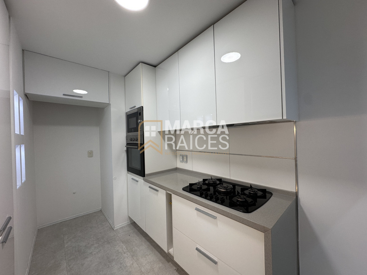 Casa ID.1520 - Alquiler Casa 4 dormitorios garage doble patio y jardin Pocitos Nuevo Montevideo