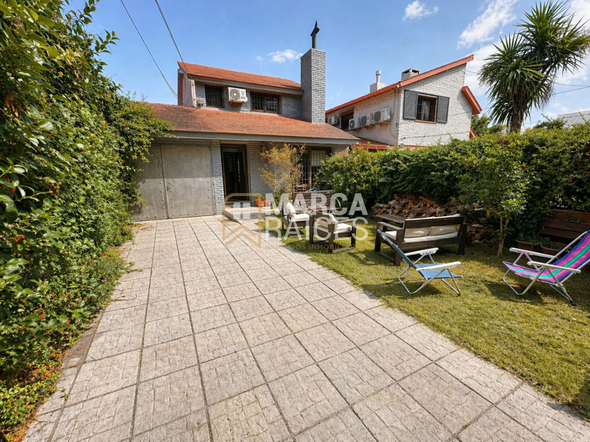 Casa ID.1907 - Venta Casa PH 3 Dormitorios 2 Baños 2 Pisos 4 Garages Parrillero Carrasco Sur Montevideo