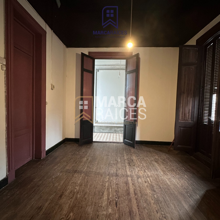 Casa ID.503 - Venta Casa 5 Dormitorios 2 Baños Azotea Cordon Montevideo