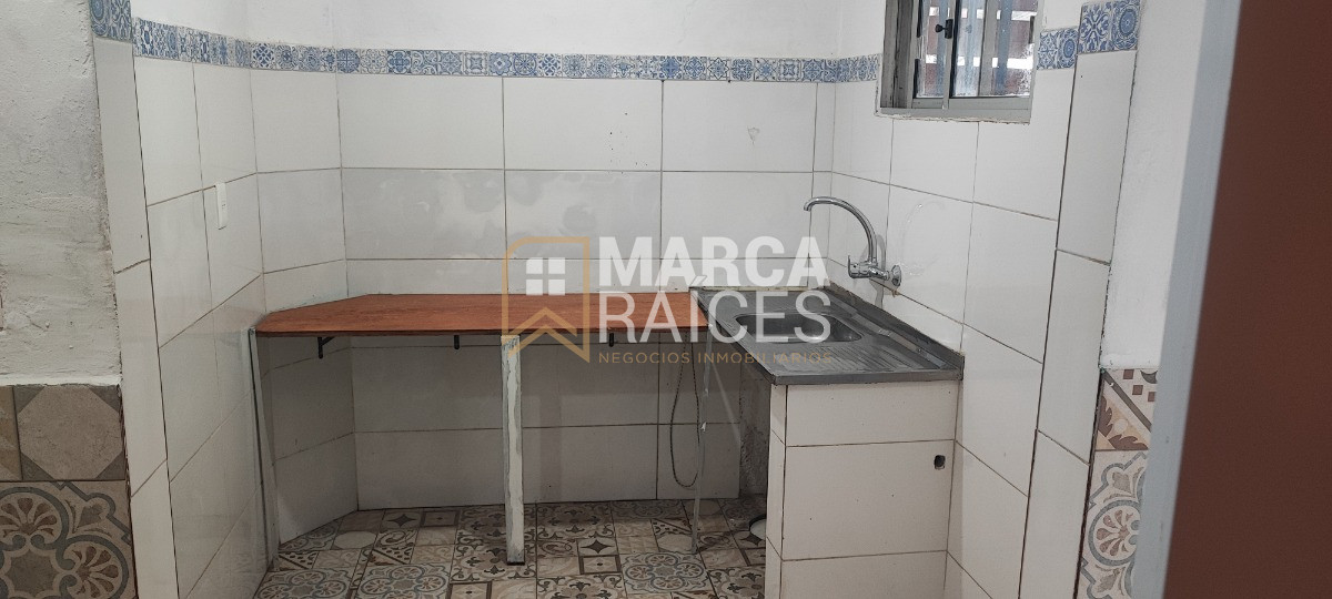 Casa ID.1047 - Venta 6 Apartamentos y Local Comercial Villa Española Montevide
