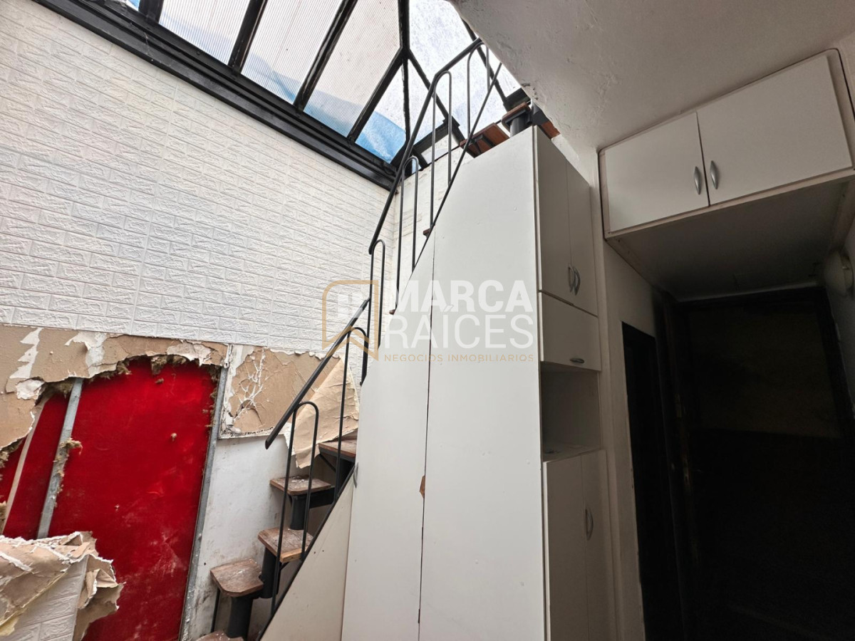 Casa ID.1899 - Venta Apartamento tipo casa 3 Dormitorios a reciclar Sin Gastos Comunes En Excelente Ubicación Pocitos