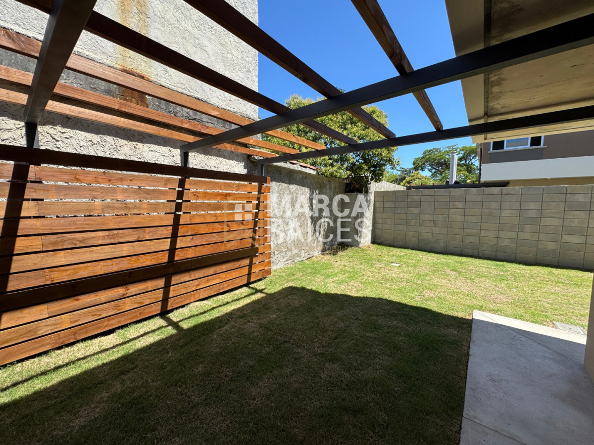 Casa ID.1508 - Venta Casa 3 Dormitorios en Ciudad de la Costa - Jardín Privado - Ley de Vivienda Promovida Aptas Banco Cochera Doble Canelones