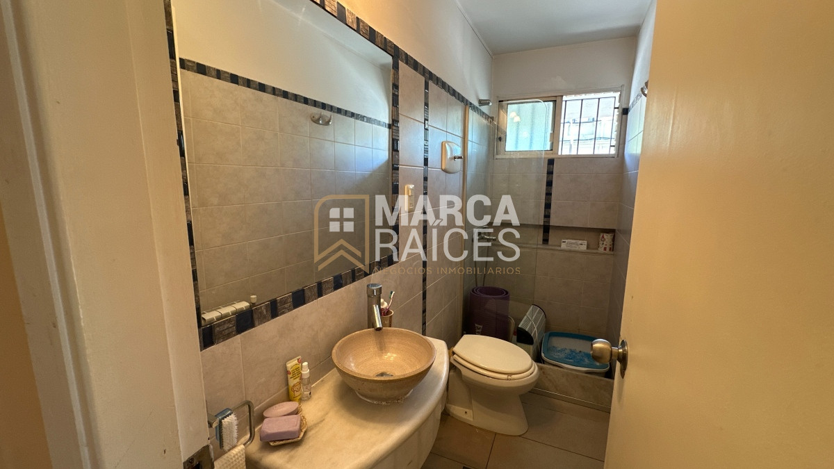 Casa ID.1073 - Venta Casa 4 Dormitorios 3 Baños Patio con Parrillero Parque Batlle Montevideo