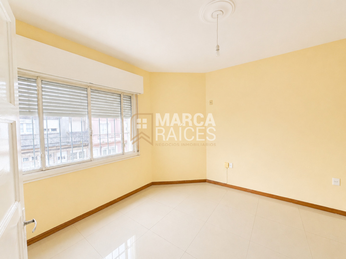 Casa ID.2580 - Alquiler Casa Pocitos 3 dormitorios 3 baños Terraza con parrillero Ideal Vivienda o Empresa Pocitos Montevideo