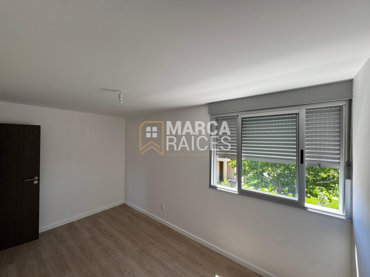 Casa ID.1810 - Venta Casa 3 Dormitorios en Ciudad de la Costa - Jardín Privado - Ley de Vivienda Promovida Aptas Banco Cochera Doble Canelones
