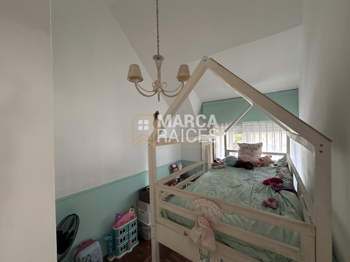 Casa ID.1073 - Venta Casa 4 Dormitorios 3 Baños Patio con Parrillero Parque Batlle Montevideo