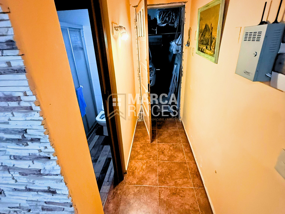 Casa ID.1620 - Venta Casa Solida Barbacoa Garage y 2 Apartamentos con Renta en Malvín Norte Montevideo