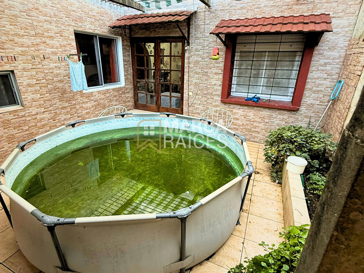 Casa ID.1620 - Venta Casa Solida Barbacoa Garage y 2 Apartamentos con Renta en Malvín Norte Montevideo
