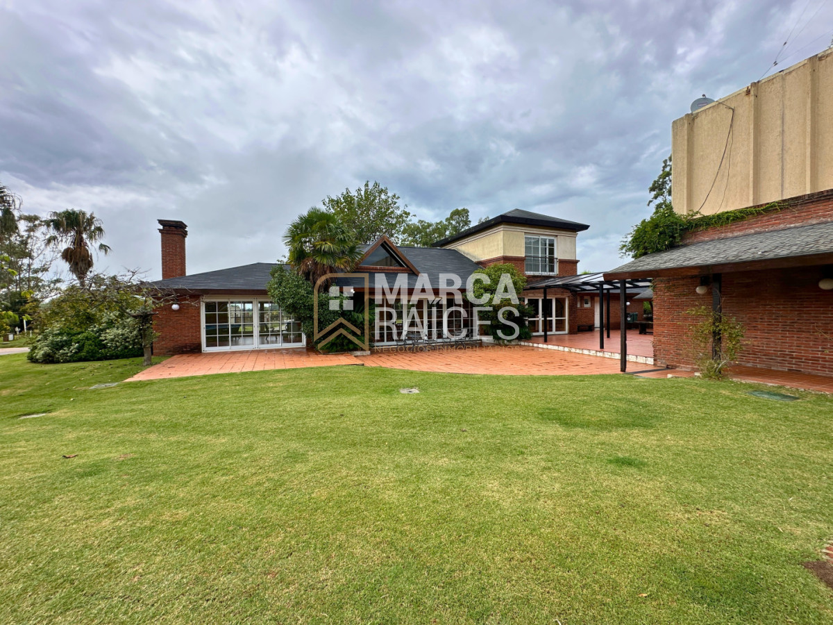 Casa ID.1721 - Venta Casa Premium 4 Dormitorios 2 Baños Cumbres de Carrasco (Barrio Privado) Canelones