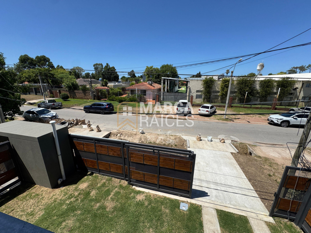 Casa ID.1810 - Venta Casa 3 Dormitorios en Ciudad de la Costa - Jardín Privado - Ley de Vivienda Promovida Aptas Banco Cochera Doble Canelones