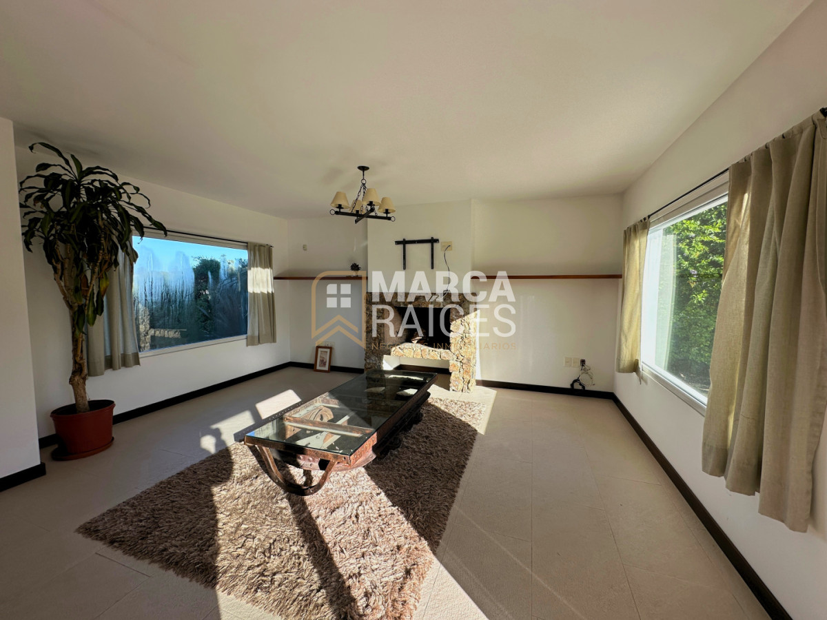 Casa ID.1803 - Venta Casa Premium Altos de La Tahona 4 Dormitorios 4 Baños