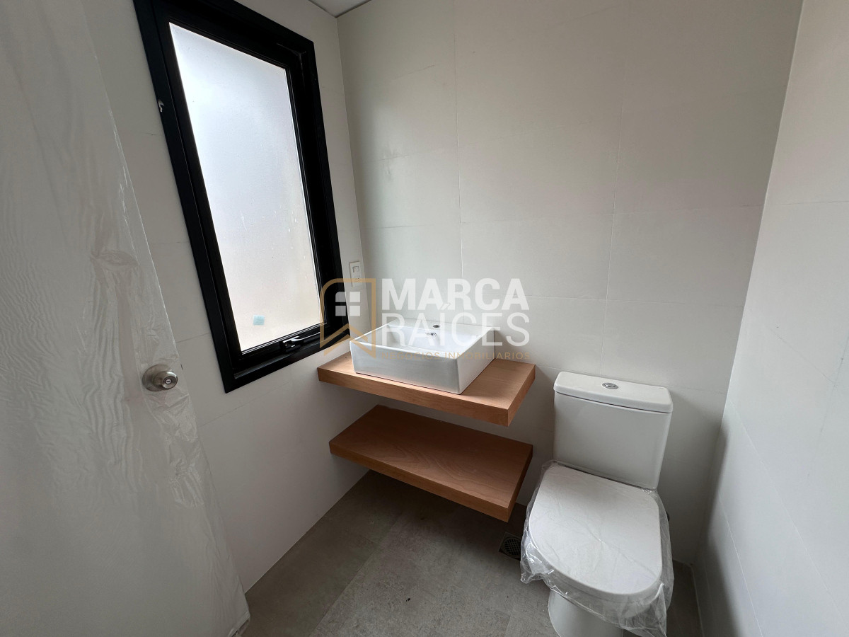 Casa ID.1331 - Venta casa de 3 dormitorios 2 baños parrillero y cochera en complejo privado a estrenar Prado Montevideo