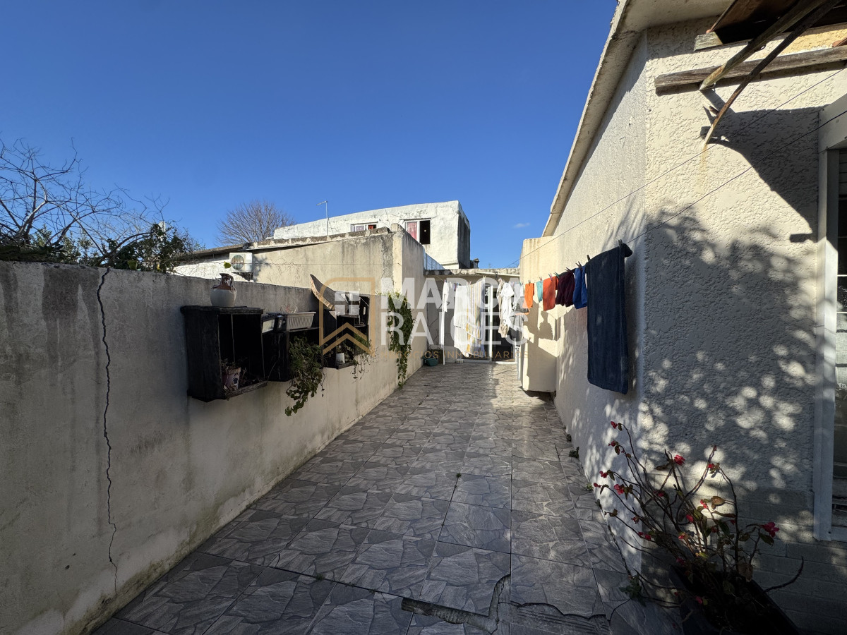 Casa ID.1562 - Venta Casa 3 Dormitorios en Terreno de 580 m2 Flor de Maroñas Montevideo