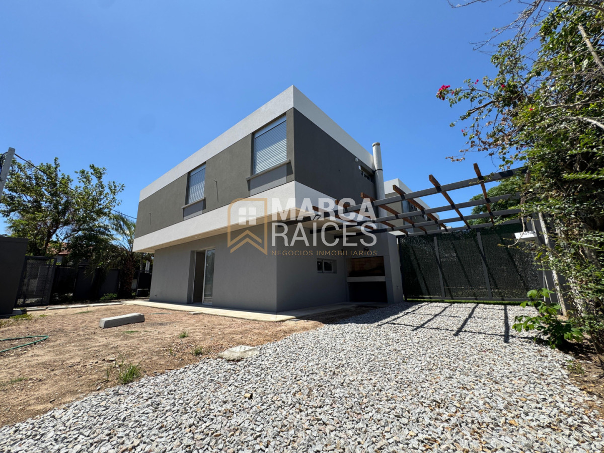 Casa ID.1514 - Casa a Estrenar 3 Dormitorios con Jardín y Cochera en Solymar Sur Canelones