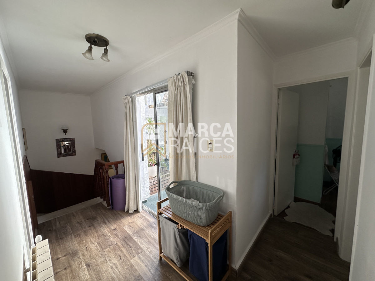 Casa ID.1073 - Venta Casa 4 Dormitorios 3 Baños Patio con Parrillero Parque Batlle Montevideo