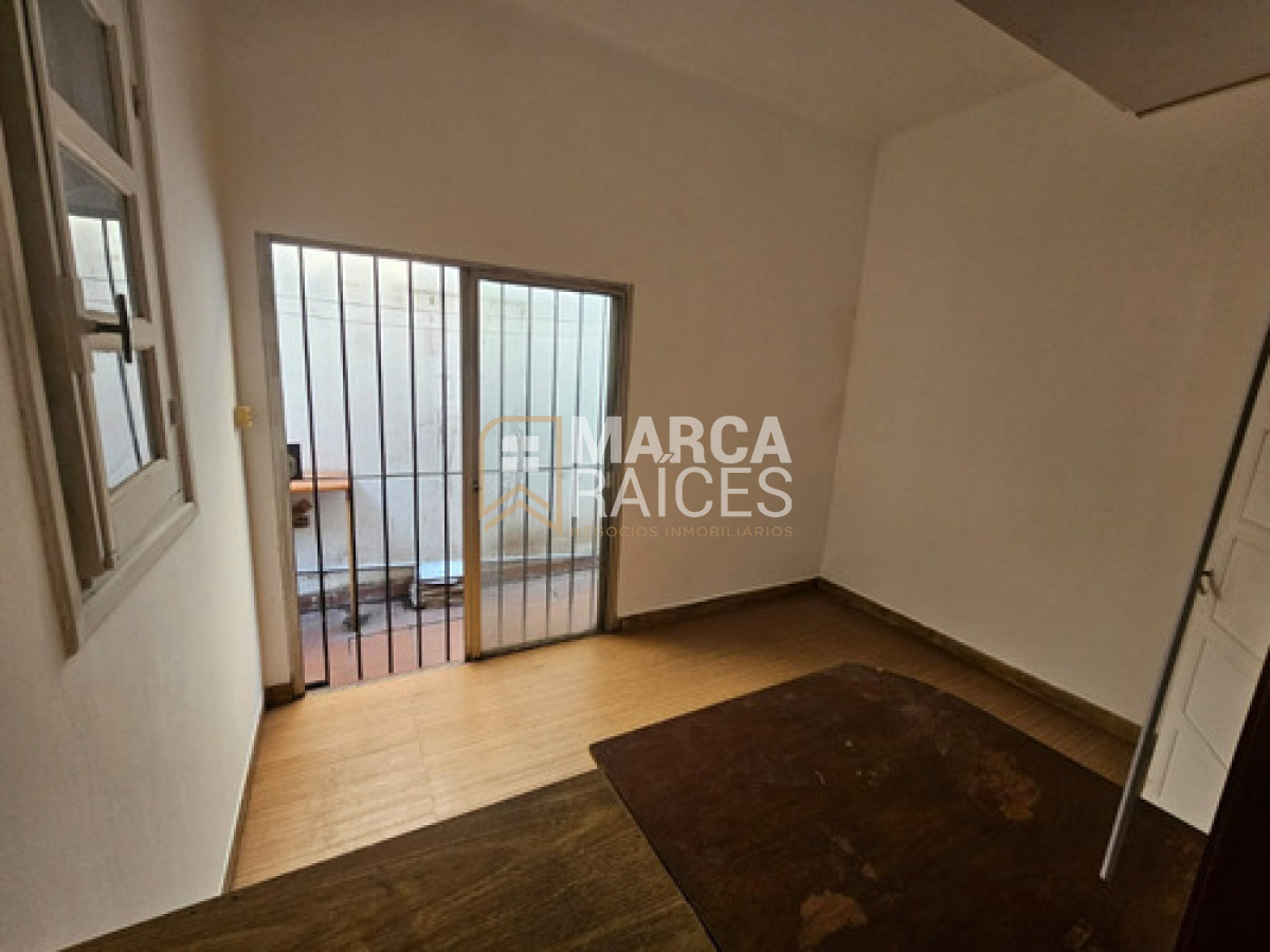 Casa ID.1735 - Venta Casa de Altos 3 Dormitorios + Parrillero Tres Cruces Montevideo