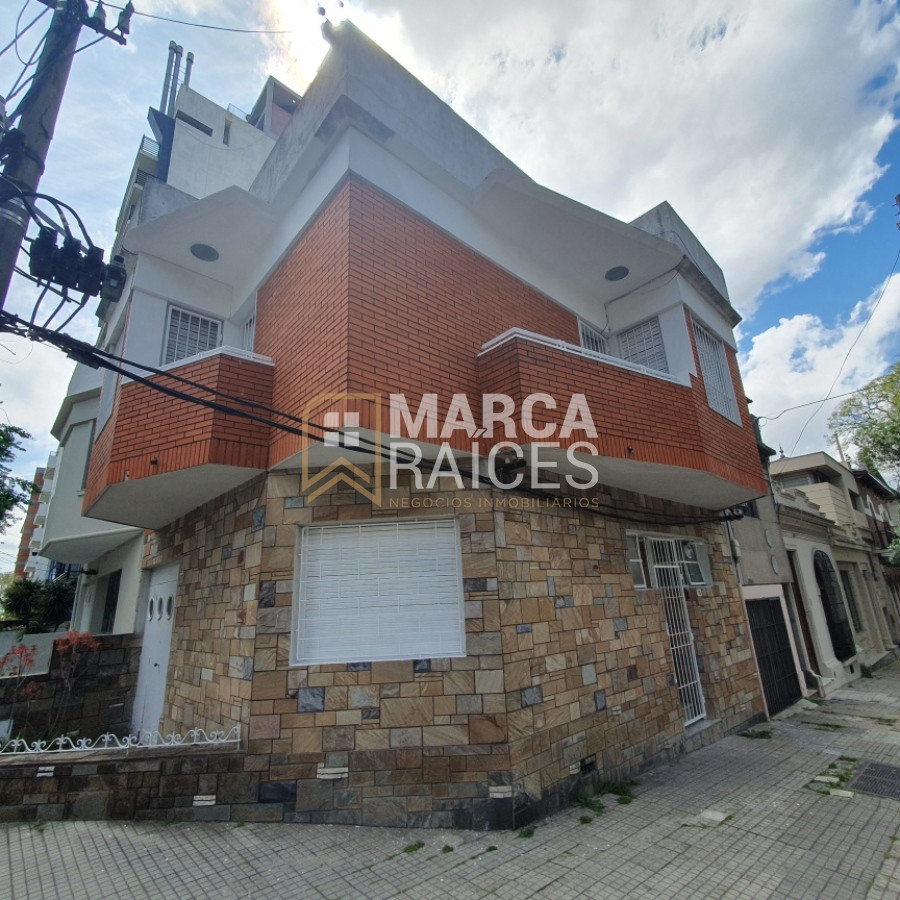 Casa ID.794 - Venta Casa 2 pisos 4 Dormitorios 2 Baños Garage Parque Rodo