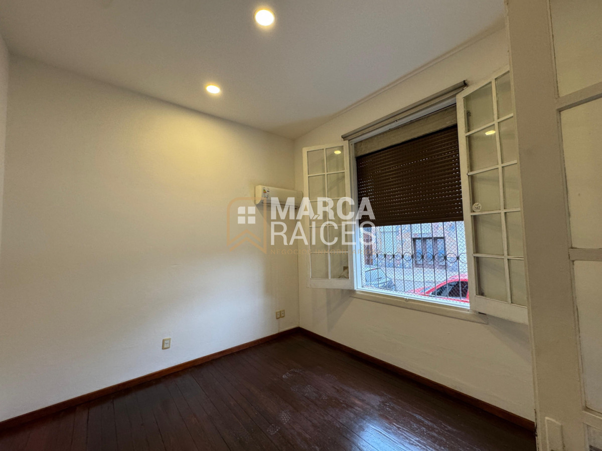Casa ID.2086 - Alquile Casa De 3 Dormitorios Estufa a Leña Azotea Garaje En Unión Montevideo