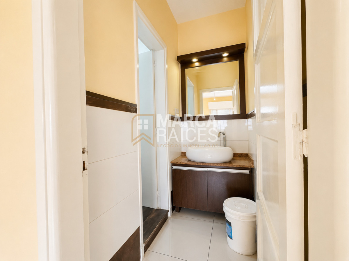 Casa ID.2580 - Alquiler Casa Pocitos 3 dormitorios 3 baños Terraza con parrillero Ideal Vivienda o Empresa Pocitos Montevideo