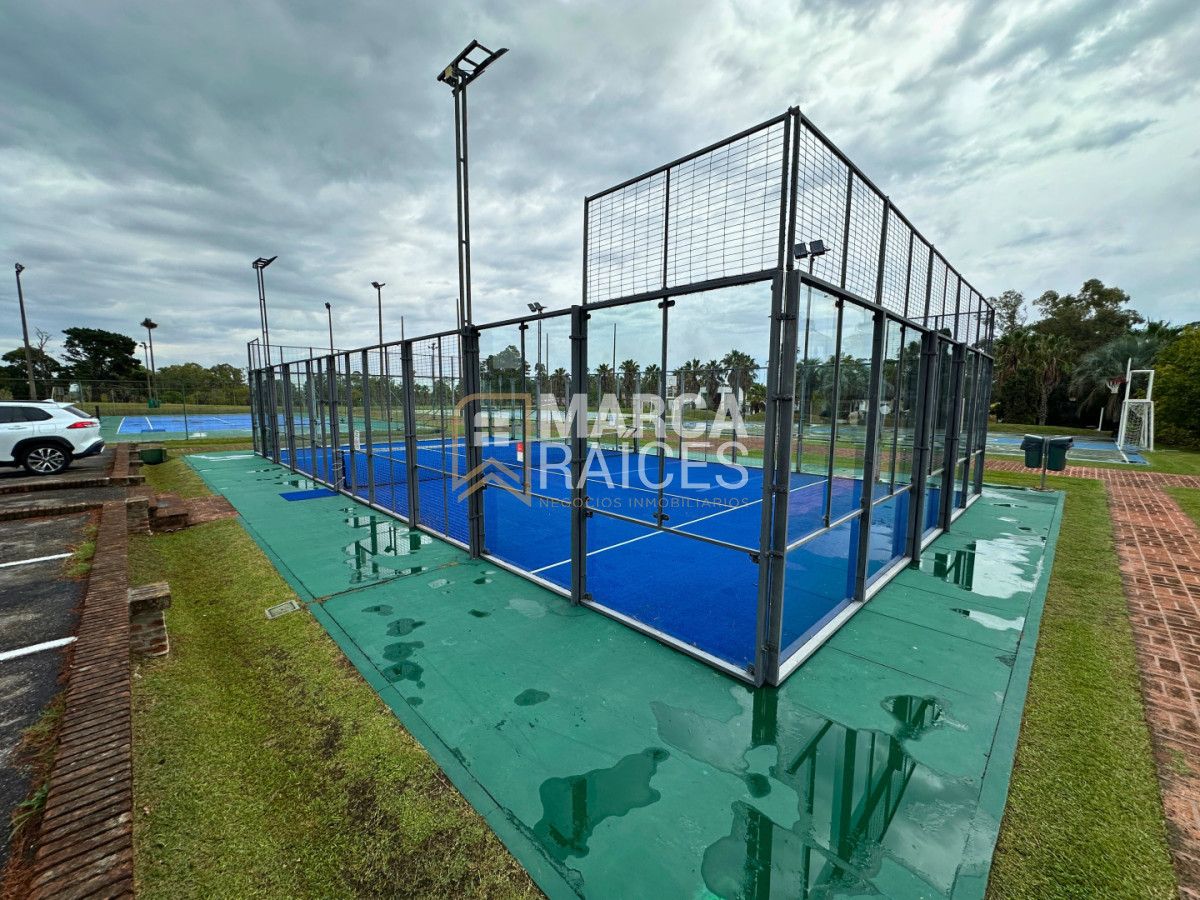 Casa ID.1721 - Venta Casa Premium 4 Dormitorios 2 Baños Cumbres de Carrasco (Barrio Privado) Canelones