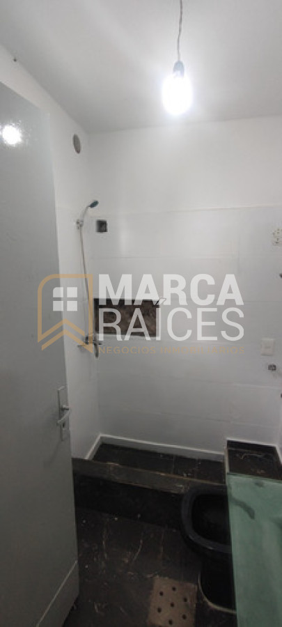 Casa ID.1047 - Venta 6 Apartamentos y Local Comercial Villa Española Montevide