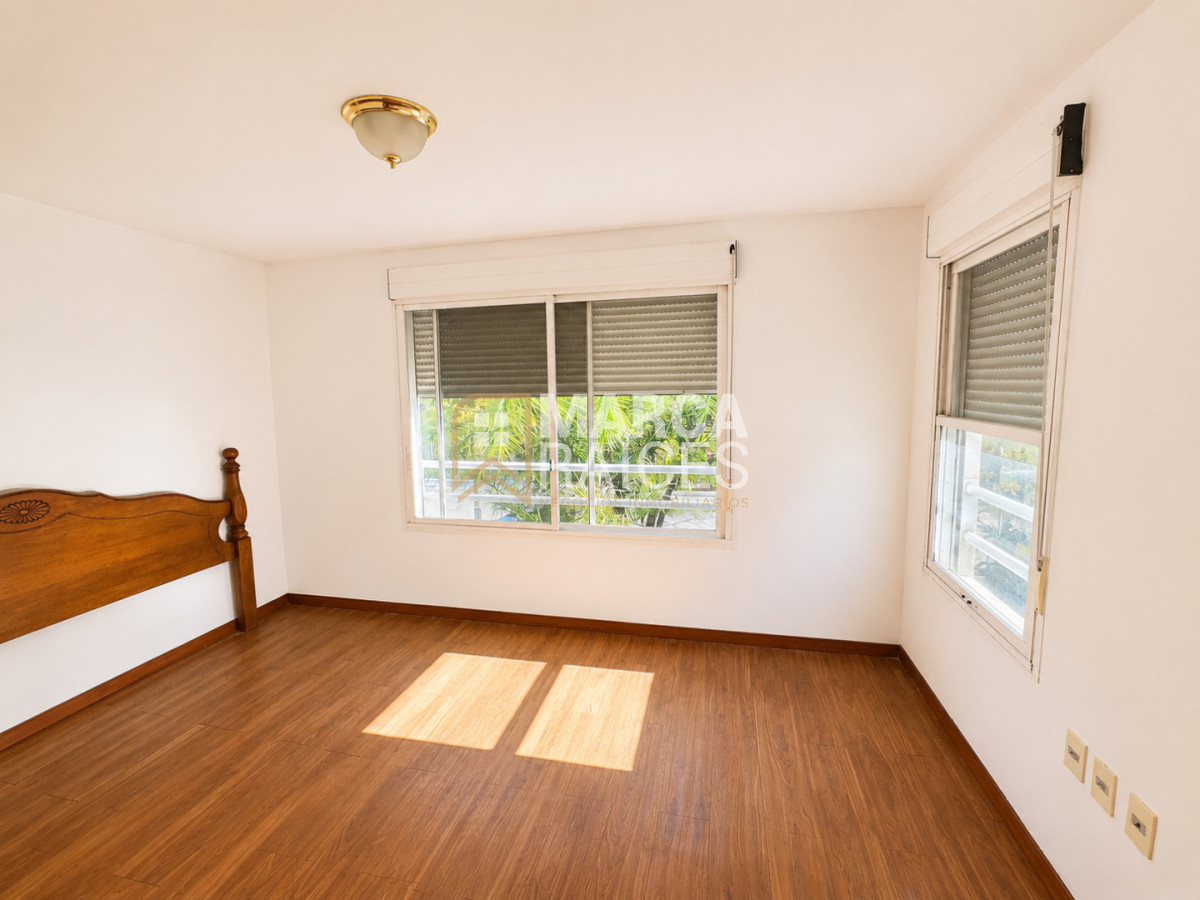 Casa ID.2037 - Venta Casa Ph Independiente 3 Dormitorios 3 Baños Piscina Climatizada Parrillero Cochera Parque Miramar 