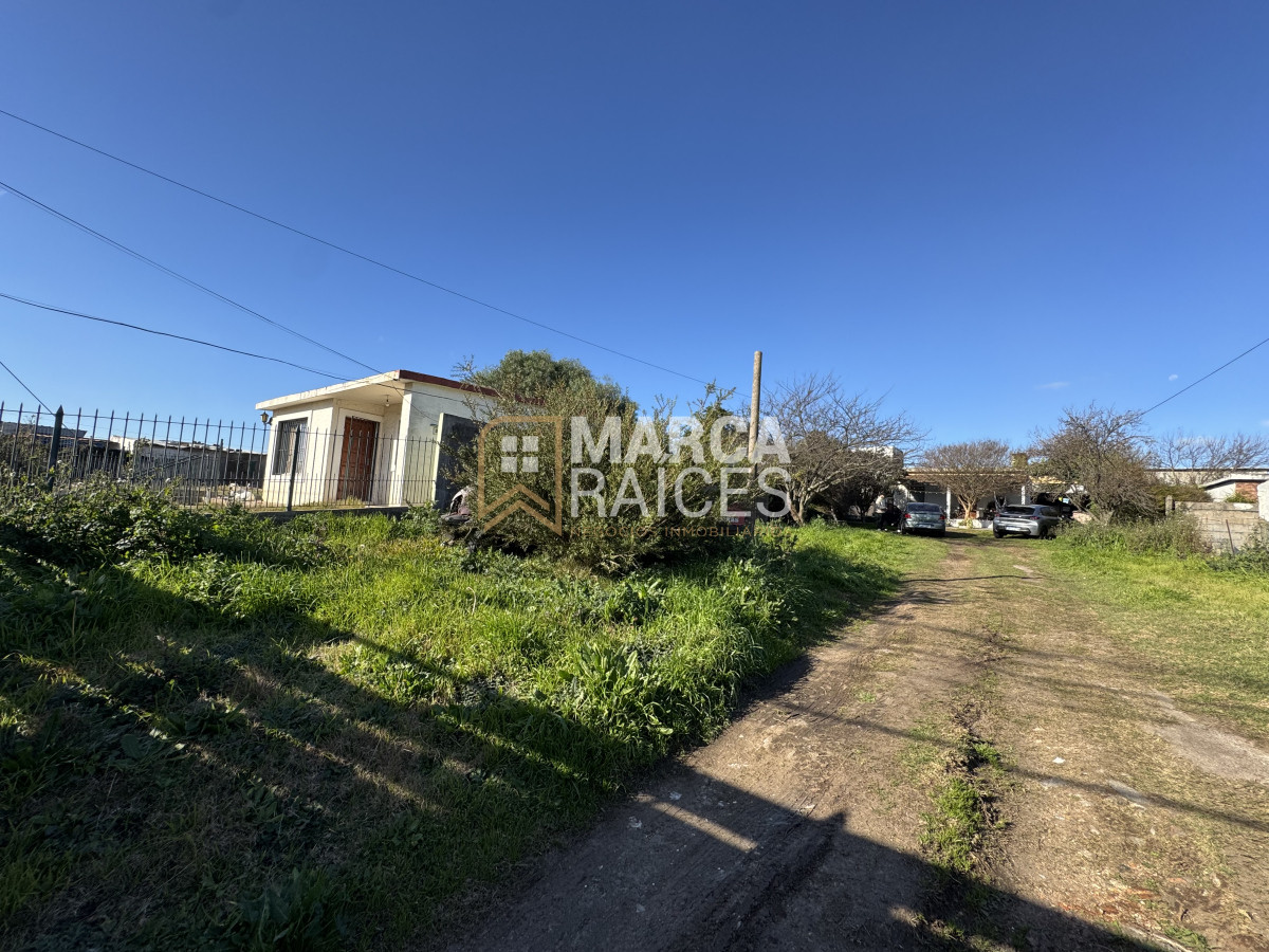 Casa ID.1562 - Venta Casa 3 Dormitorios en Terreno de 580 m2 Flor de Maroñas Montevideo