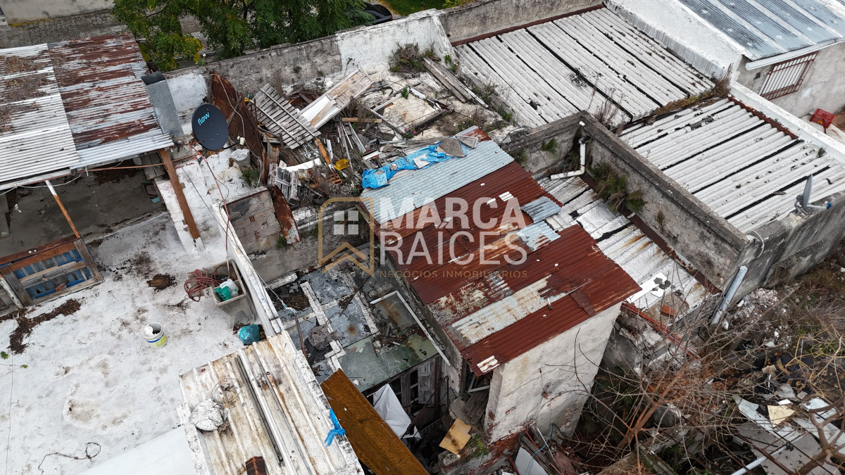 Casa ID.1487 - Venta 2 Casas Y 2 Apartamentos A Reciclar Completamente La Comercial Montevideo