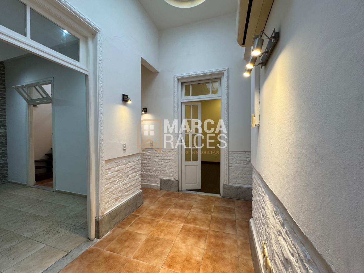 Casa ID.2086 - Alquile Casa De 3 Dormitorios Estufa a Leña Azotea Garaje En Unión Montevideo