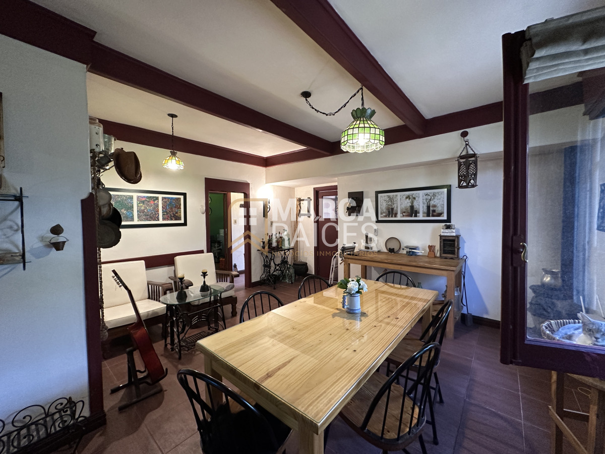 Casa ID.1076 - Casa En Venta 2 Plantas Unica Con Esta Construccion Equipada Terreno 950 m2 Mucha Seguridad Posibilidad de 2 Casas Piedras Blancas Montevideo