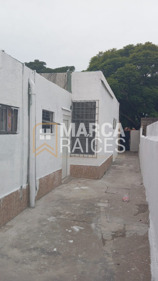Casa ID.1047 - Venta 6 Apartamentos y Local Comercial Villa Española Montevide