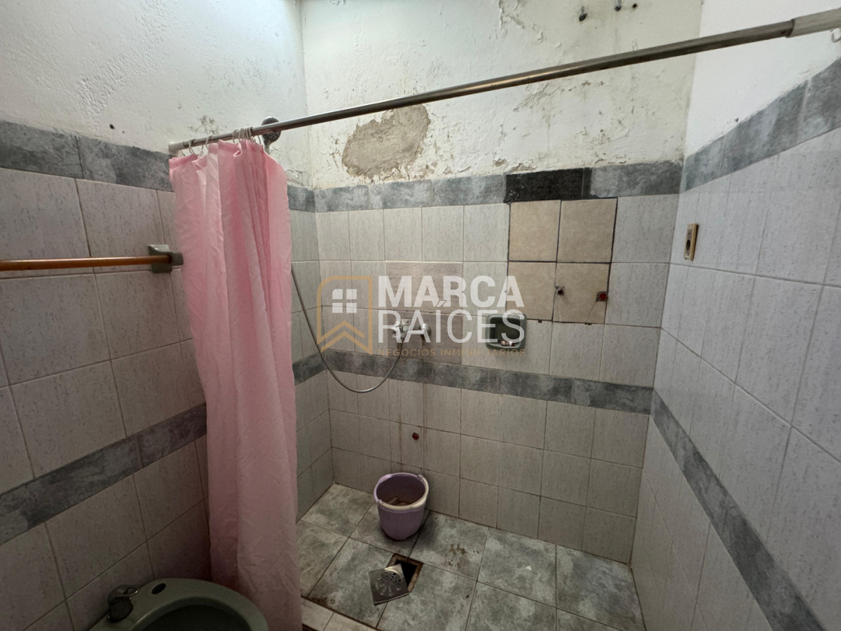 Casa ID.1776 - Alquiler Casa 3 Dormitorios Cocina Definida Living Amplio con Estufa a Leña Cochera Las Acacias Montevideo