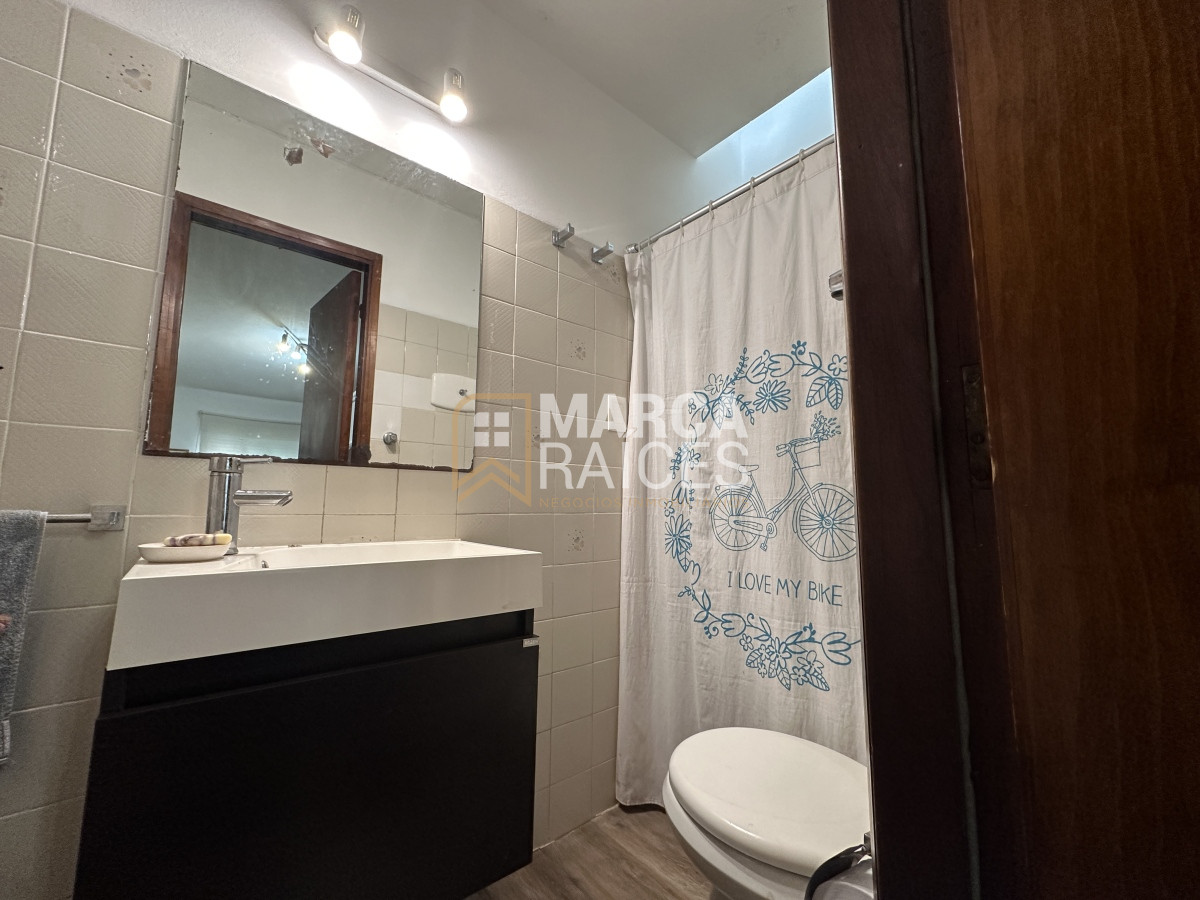 Casa ID.1073 - Venta Casa 4 Dormitorios 3 Baños Patio con Parrillero Parque Batlle Montevideo