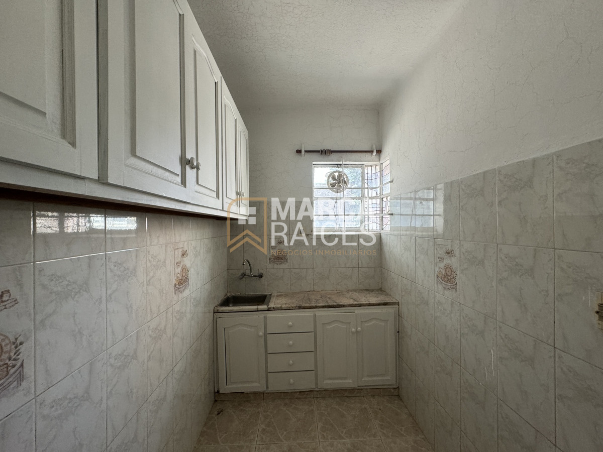 Casa ID.794 - Venta Casa 2 pisos 4 Dormitorios 2 Baños Garage Parque Rodo