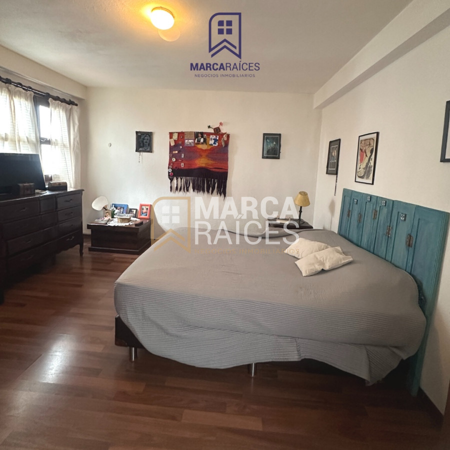 Casa ID.552 - Venta Casa Totalmente Reciclada 5 Dormitorios 2 Baños Centro Montevideo