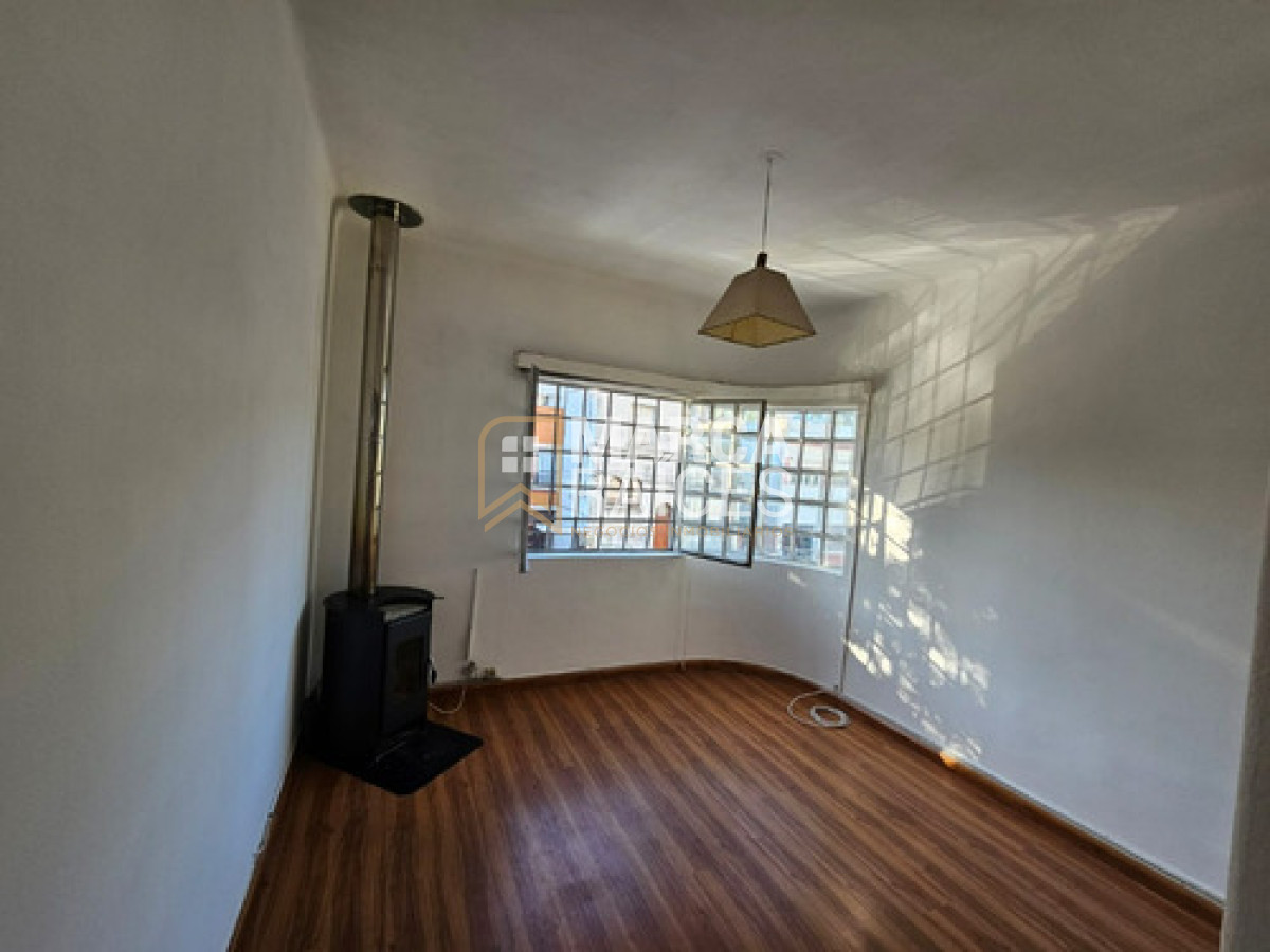 Casa ID.1735 - Venta Casa de Altos 3 Dormitorios + Parrillero Tres Cruces Montevideo